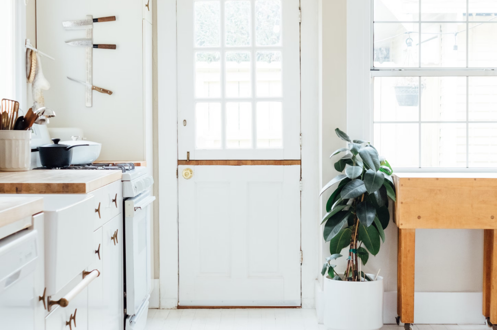 Learn how to effectively declutter your kitchen with mobile storage